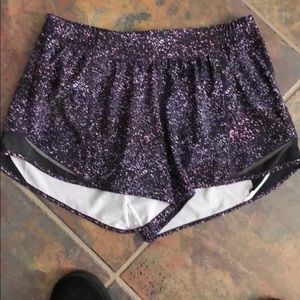 Lulu Lemon Hottie Hot short Long 4”